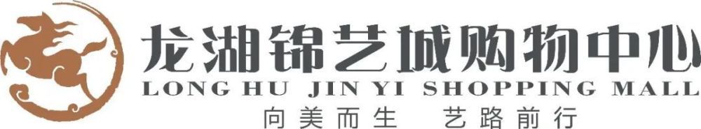 甜茶穿着蓝色衬衫，内搭白色背心，全新的短发造型搭配金丝框眼镜斯文又清新。